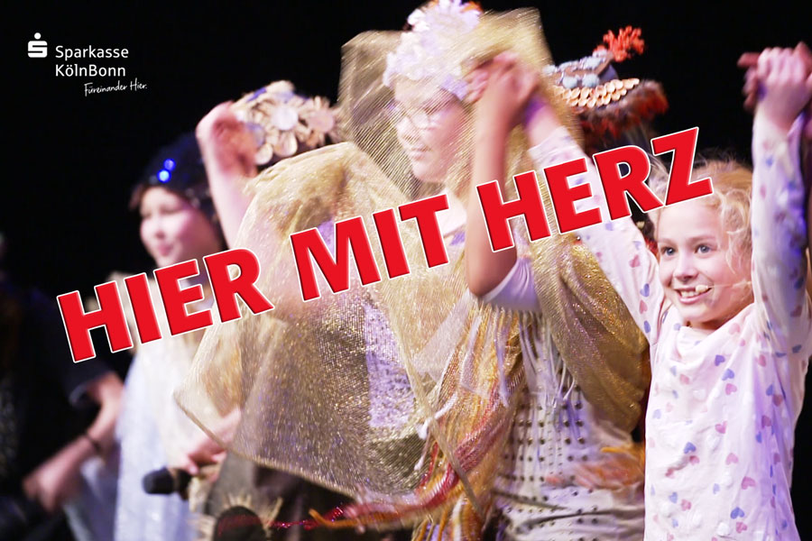 Auf dem Bild ist zu sehen: Hier mit Herz - Das Crowdfunding-Projet zum Festival